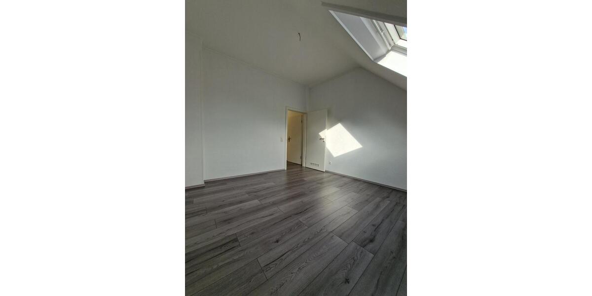 Dachgeschoßwohnung Essen Stadtbezirk IV - 2 Zimmer, 41 m&sup2;, 490&euro; | Angebot:26144301