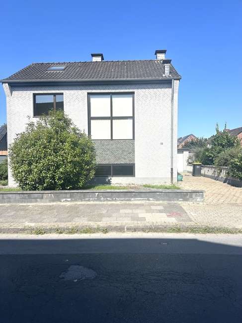 Haus zum Kaufen in Moers 379.000 € 117 m²