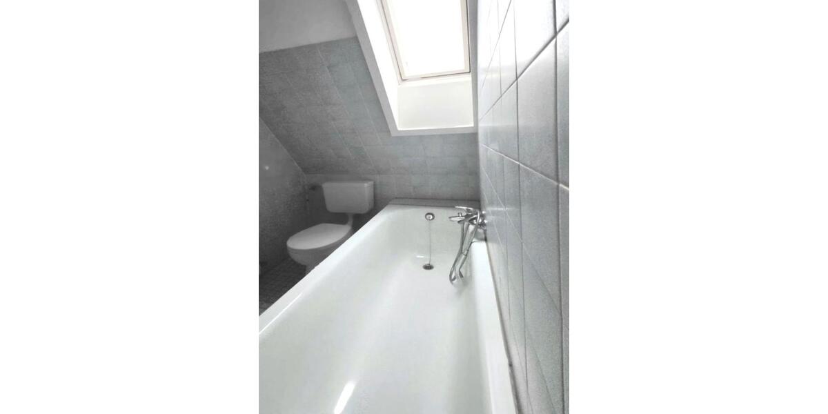 Altbau-Charme: 4,5 Zi. mit Echtholzparkett & sep. Home-Office-Zimmer in Top-Lage (Stadtwald-Nähe) 4 zimmer