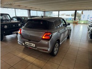 Suzuki Swift 1.2 Dualjet Hybrid Comfort 5 J. Garantie 4.950 km 19.990 &euro; HAAN 42781