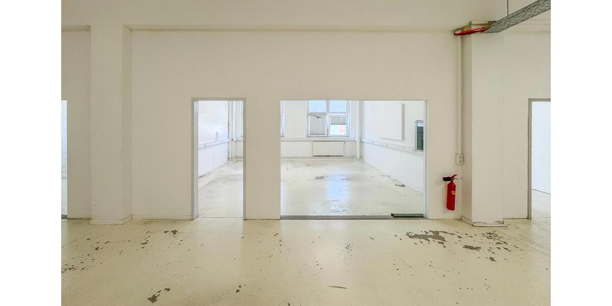 BÜRO MIT STUDIO IM INDUSTRIAL LOOK – 320 m² – 6,38 € pro m² – 3 BÜROS – KÜCHE – LASTENAUFZUG – KLIMA – BARRIEREFREI – TOP AUFGETEILT! zimmer