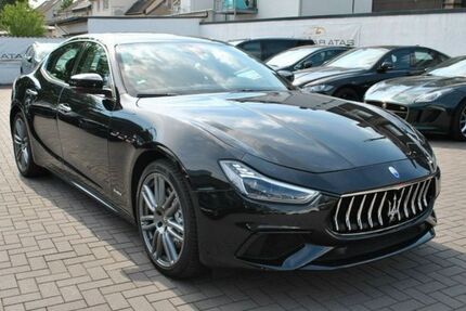 Maserati Ghibli 139.000 km 23.999 &euro; Dinslaken 46537