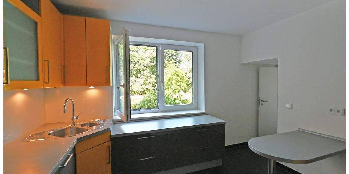 Höseler Familien-Herzstück! Restauriertes, freistehendes 30er-Jahre-Haus mit tollem Garten 8 zimmer