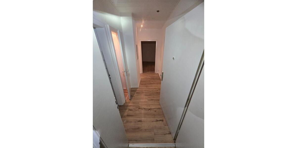 Sanierte 3,5 Zimmer Wohnung mit Einbauküche , Schwarze Heide, 3 zimmer