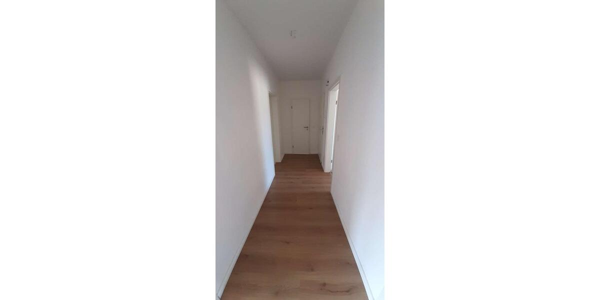 Landgrafenstraße 2- helle 3 ZKB Wohnung im 3.OG zu vermieten 3 zimmer