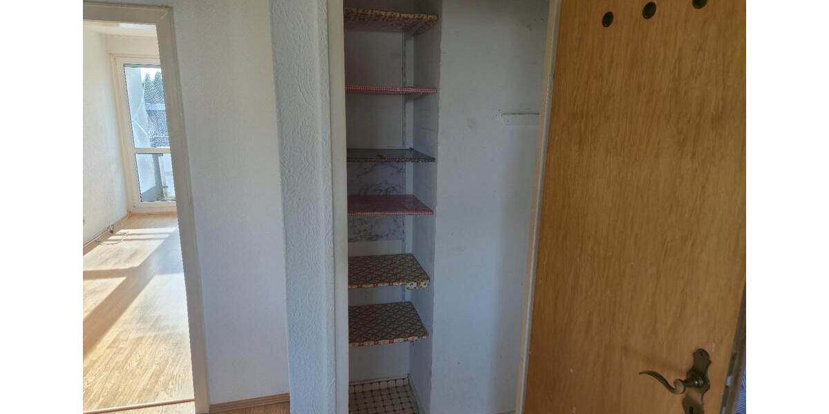 Dachgeschoßwohnung Wuppertal Gemarkung Nächstebreck - 3 Zimmer, 72 m&sup2;, 120.000&euro; | Angebot:27496402