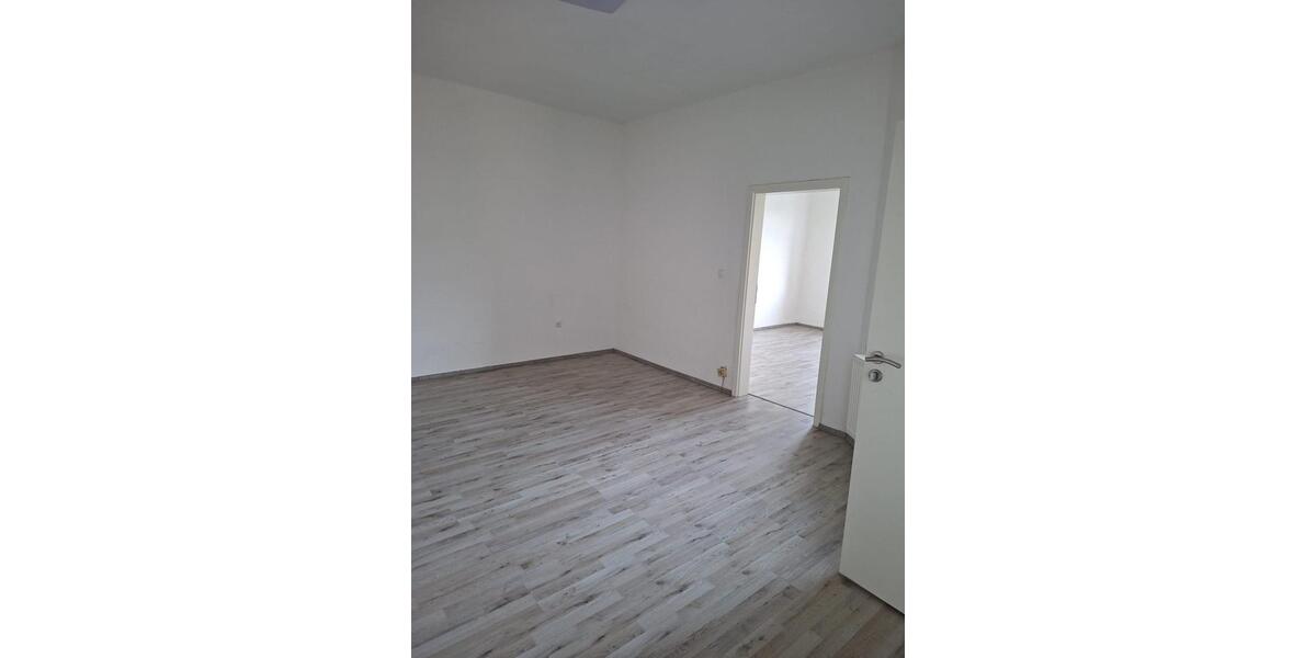 Etagenwohnung Duisburg Mittelmeiderich - 4 Zimmer, 125 m&sup2;, 1.250&euro; | Angebot:25413202