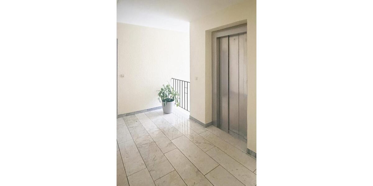 Modernisierte Etagenwohnung mit Aufzug 4.5 zimmer