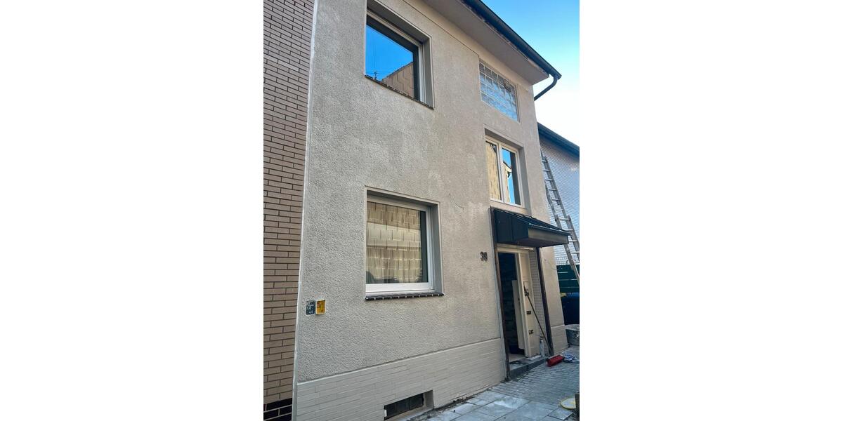 Voll renovierte Wohnung Zu Vermieten Ab Sofort 3 zimmer