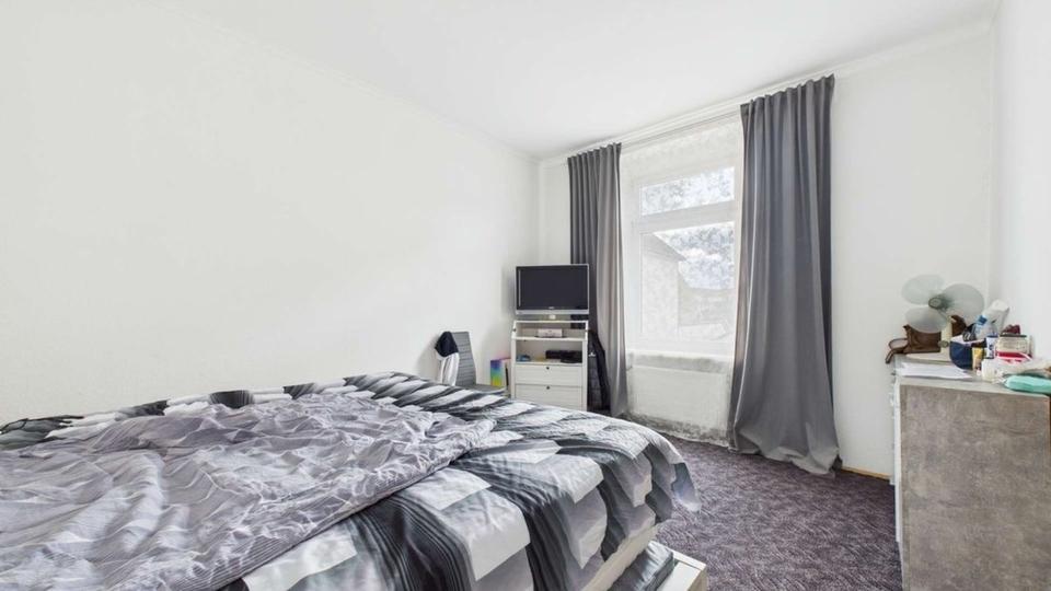 Renditestarkes Paket ca. 6 % - Vier Wohnungen in einem Haus. zimmer