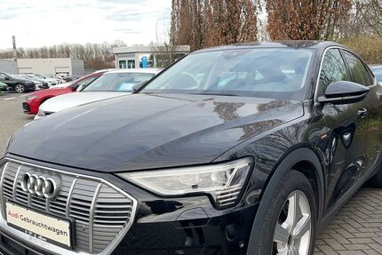 Audi e-tron 30.440 km 26.990 &euro; Duisburg 47178