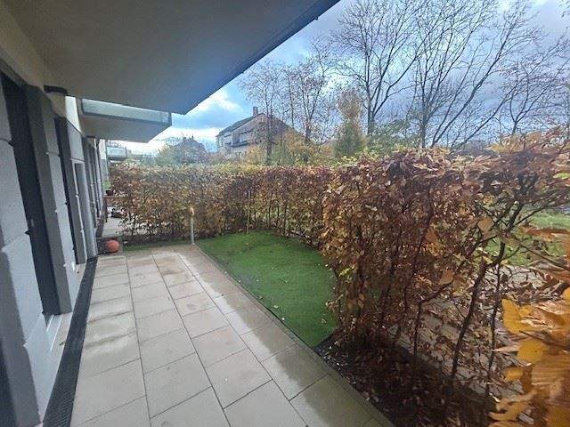 2 Zimmer Erdgeschosswohnung mit großzügigem Wohnambiente, EBK und Terrasse - Duschbad barrierefrei 2 zimmer