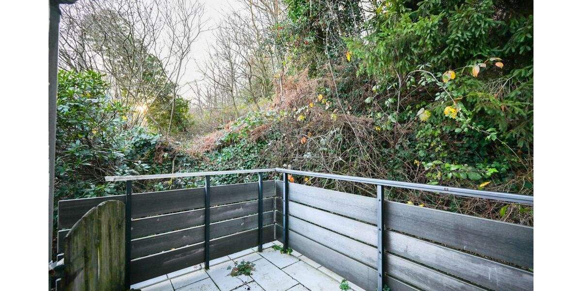 Bruchsteinhaus im Grünen: Gepflegtes Einfamilienhaus mit großem Grundstück in Niederbonsfeld 4 zimmer