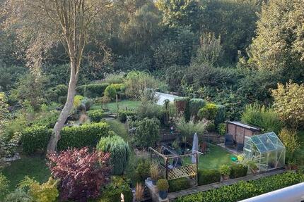 Privat: Altbaucharme, Ausbaureserve, Sonnenbalkon 2 zimmer