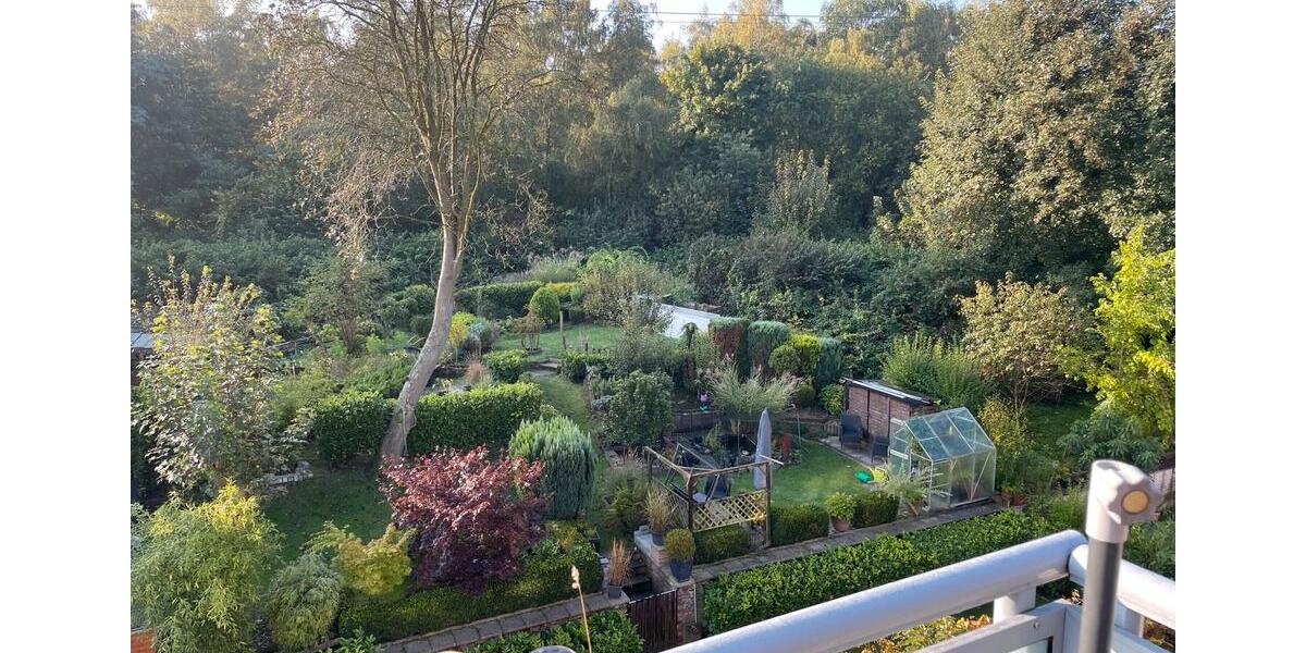 Privat: Altbaucharme, Ausbaureserve, Sonnenbalkon 2 zimmer