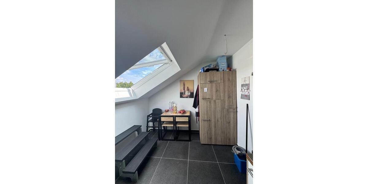 Schöne Wohnung, ganz Oben, ruhig gelegen 3 zimmer