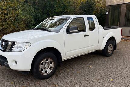 Nissan Navara 194.000 km 7.499 € Duisburg 47058