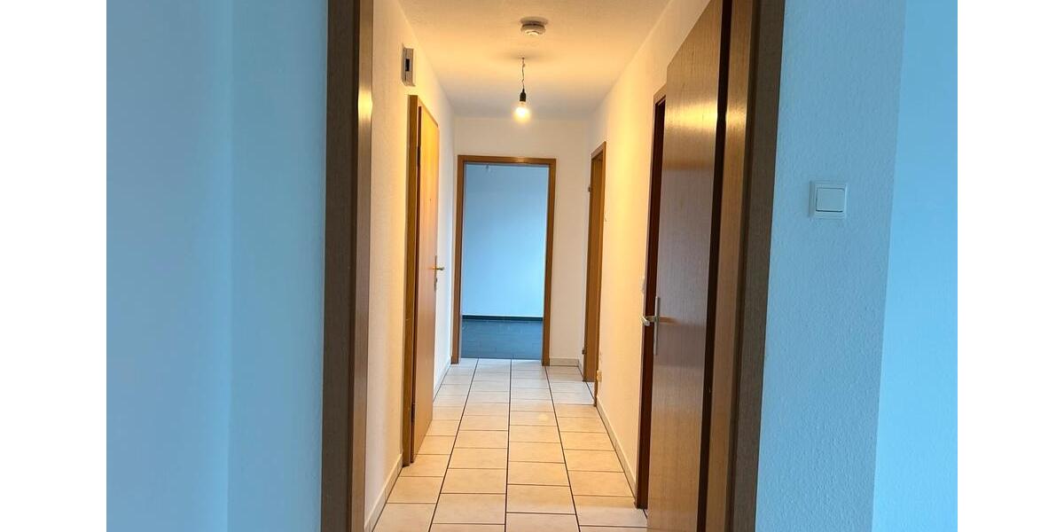 Dachgeschoßwohnung Essen Stadtbezirk V - 3.5 Zimmer, 81 m&sup2;, 807&euro; | Angebot:25805519