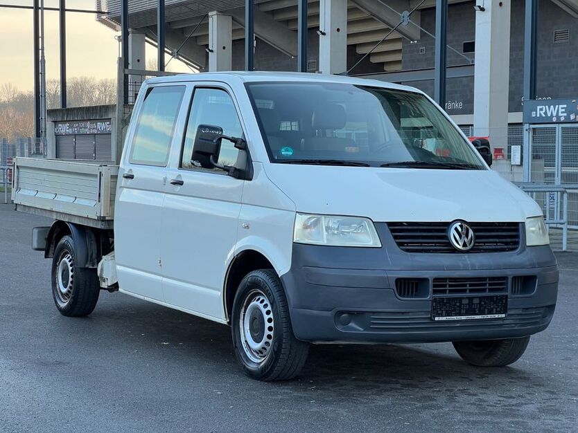 VW T5 Transporter 199.000 km 4.990 € Essen 45356