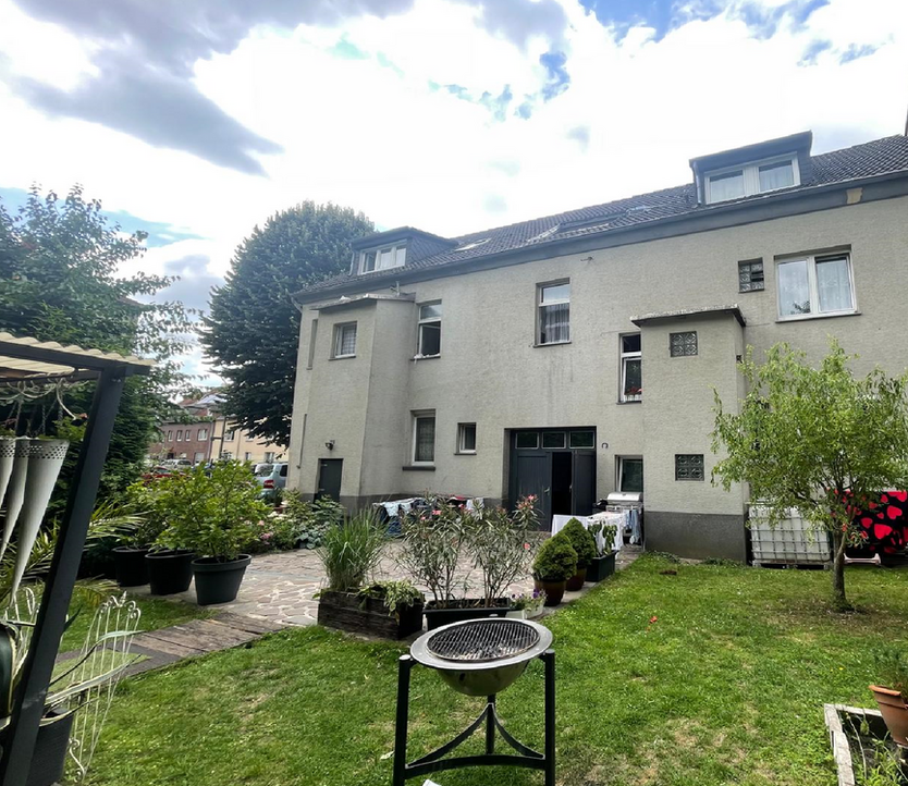 Haus zum Kaufen in Gelsenkirchen 310.000 € 300 m²