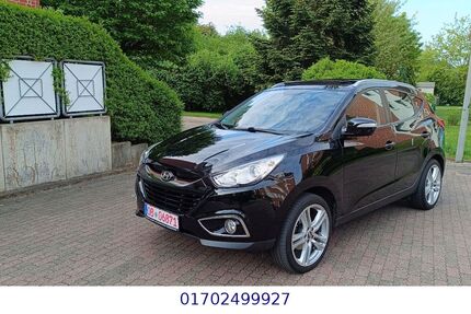 Hyundai ix35 141.000 km 8.690 &euro; Oberhausen 46145