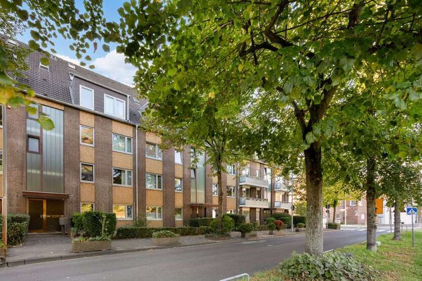 Wohnung zum Kaufen in Düsseldorf 319.000 € 71.87 m² 2 zimmer