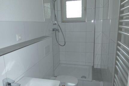 *** 2 Zimmer-Erdgeschoss-Whg. mit Duschbad - bereits aufwendig modernisiert! 2 zimmer