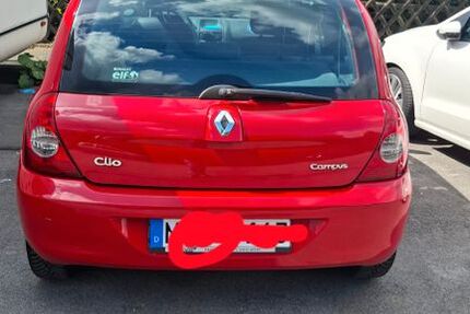 Renault Clio 152.000 km 2.490 &euro; Velbert 42549