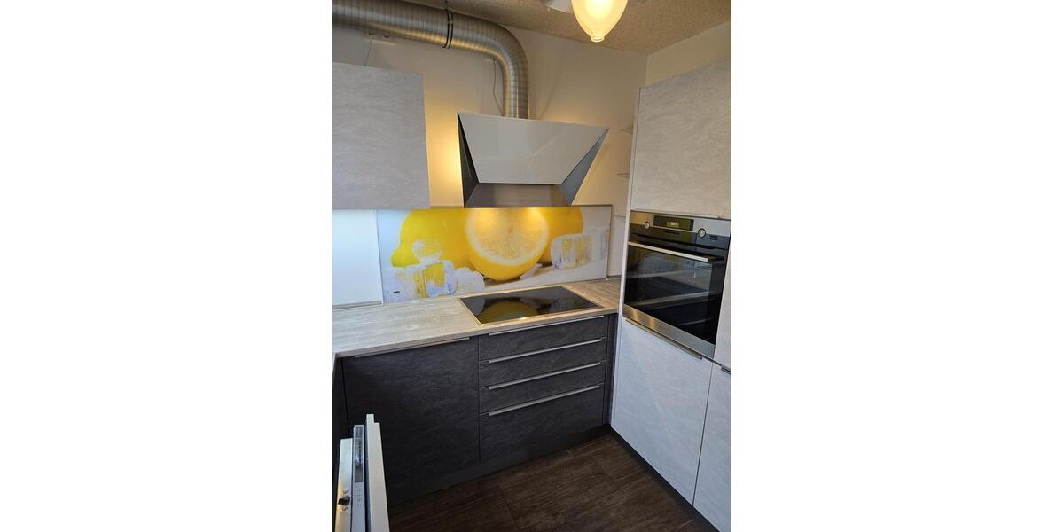 Modernes Reihenendhaus nebst 2 Garagen, Küche, Garten 4 zimmer