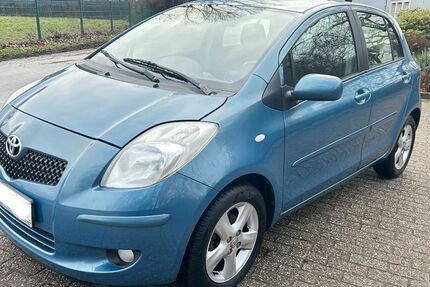 Toyota Yaris 98.400 km 4.490 &euro; Oberhausen 46047