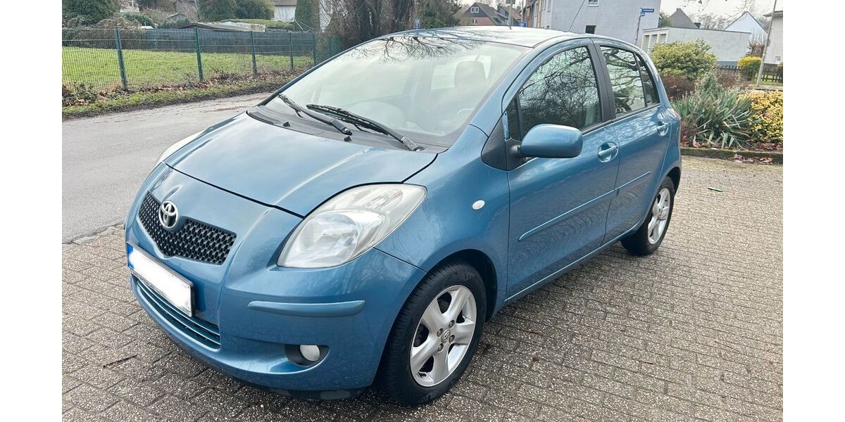Toyota Yaris 98.400 km 4.490 &euro; Oberhausen 46047