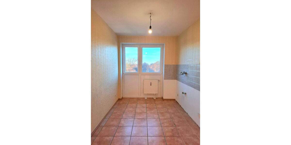 Attraktive 3-Zimmer-Wohnung mit großem Balkon & eigenem PKW-Stellplatz 3 zimmer