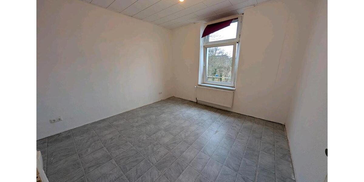 Dachgeschoßwohnung Duisburg Mittelmeiderich - 3.5 Zimmer, 70 m&sup2;, 590&euro; | Angebot:25880055