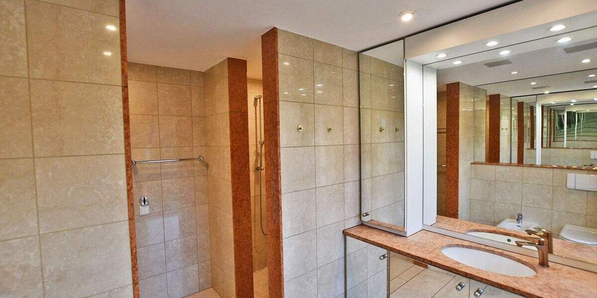 Etagenwohnung Ratingen Hösel - 4 Zimmer, 151 m&sup2;, 595.000&euro; | Angebot:25696410