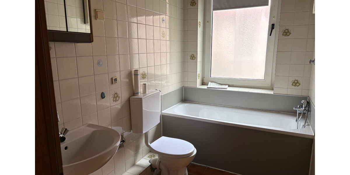 Erdgeschoßwohnung Duisburg Mittelmeiderich - 2 Zimmer, 46 m&sup2;, 350&euro; | Angebot:25754027