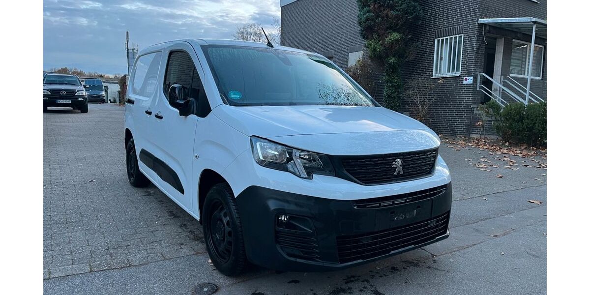 Peugeot Partner 20.895 km 13.990 &euro; Gelsenkirchen 45886