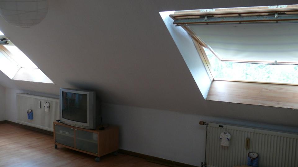 Dachgeschoßwohnung Duisburg Mittelmeiderich - 2 Zimmer, 60 m&sup2;, 450&euro; | Angebot:26413913