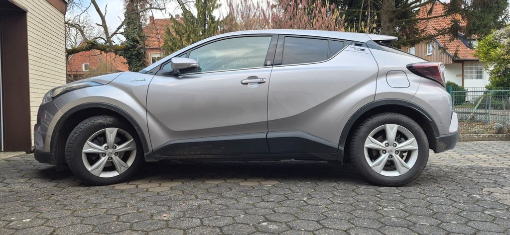 Toyota C-HR 139.000 km 15.500 &euro; Oberhausen 46145