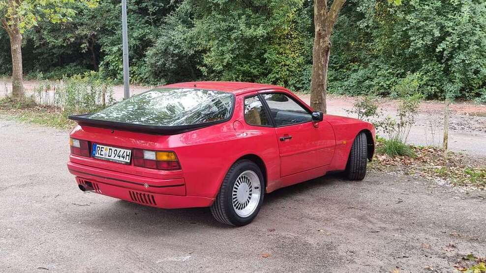 944