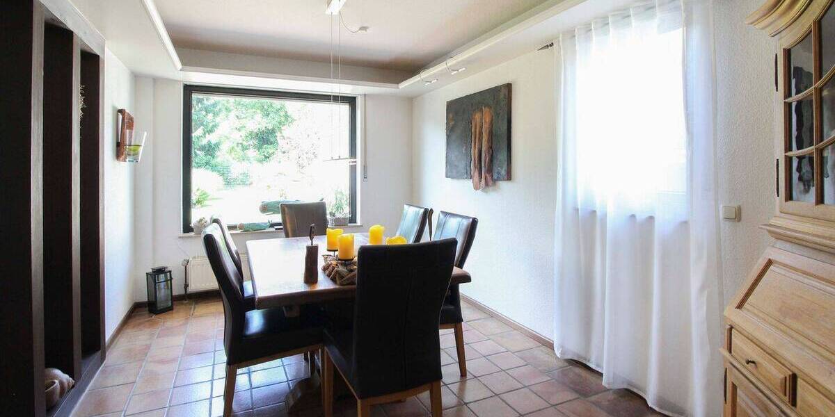 Einfamilienhaus Haan - 7 Zimmer, 303 m&sup2;, 889.000&euro; | Angebot:26834359