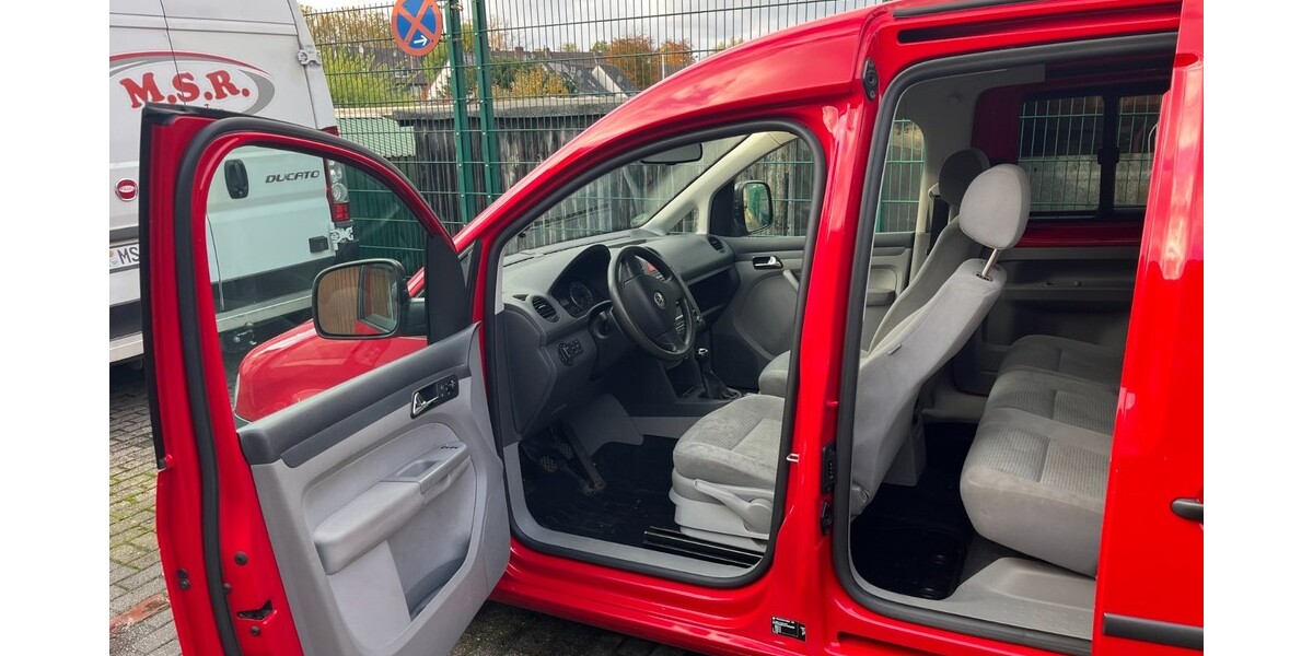 VW Caddy 192.000 km 3.750 &euro; Essen 45121