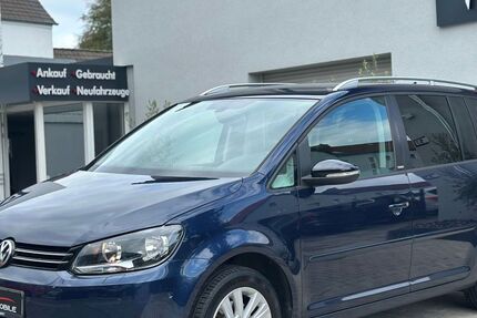 VW Touran 64.077 km 10.990 &euro; Velbert 42551
