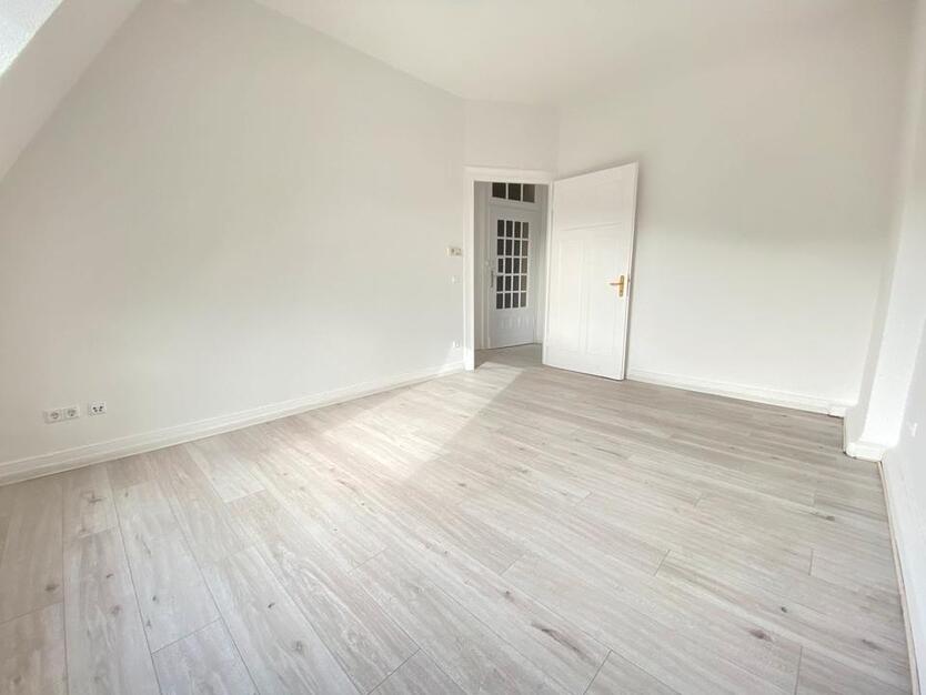 Schöne DG Wohnung mit wunderschönem Ausblick zimmer