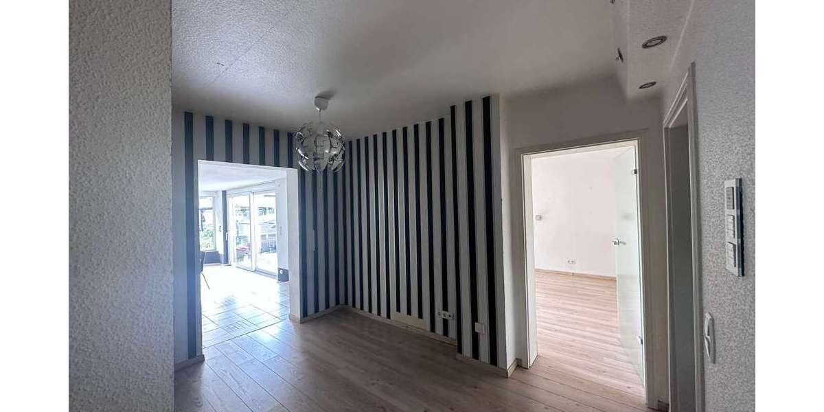 Mehrfamilienhaus mit 3 Wohneinheiten in ruhiger Sackgassenlage - Mehrfamilienhaus, Wohnhaus Oberhausen Alstaden | Angebot:27493794