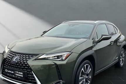 Lexus UX 42.021 km 27.250 &euro; Dinslaken 46537