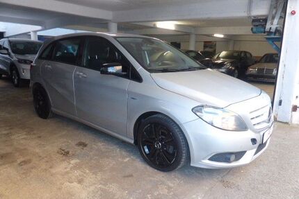 Mercedes B 180