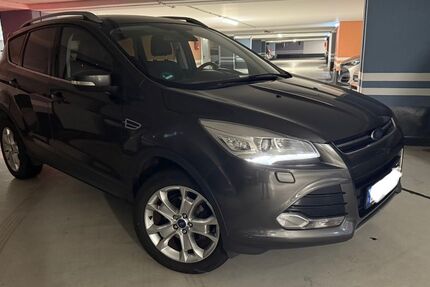 Ford Kuga 62.000 km 9.790 &euro; Bochum 44787