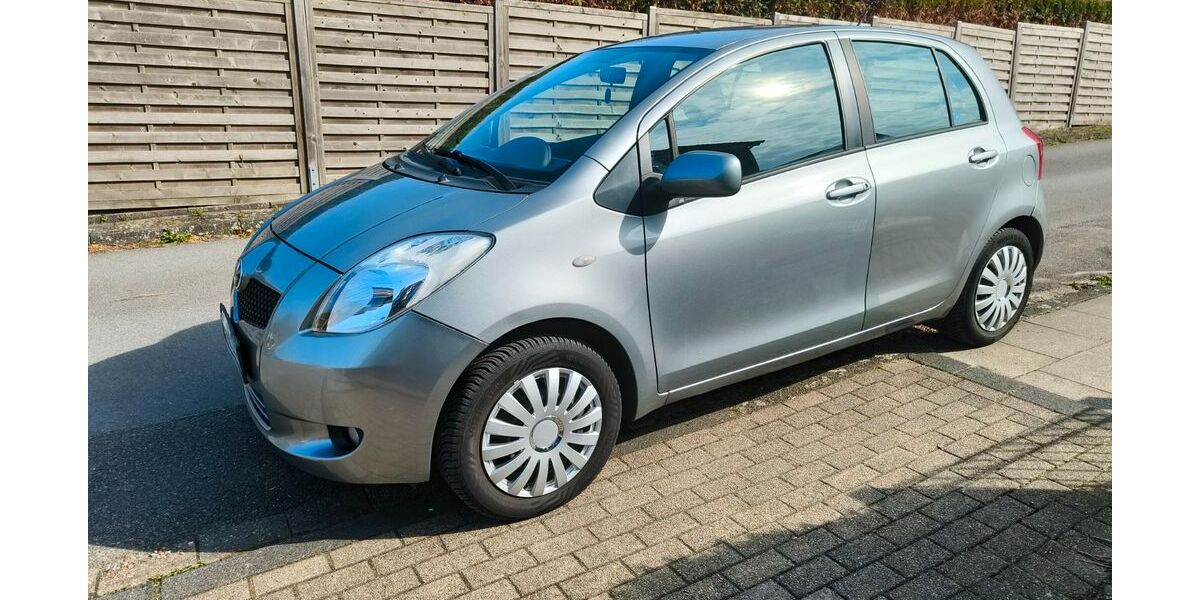 Toyota Yaris 154.500 km 1.580 &euro; Essen 45359