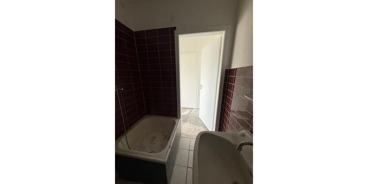 Dachgeschoßwohnung Oberhausen - 1 Zimmer, 39 m&sup2;, 50.000&euro; | Angebot:27489521