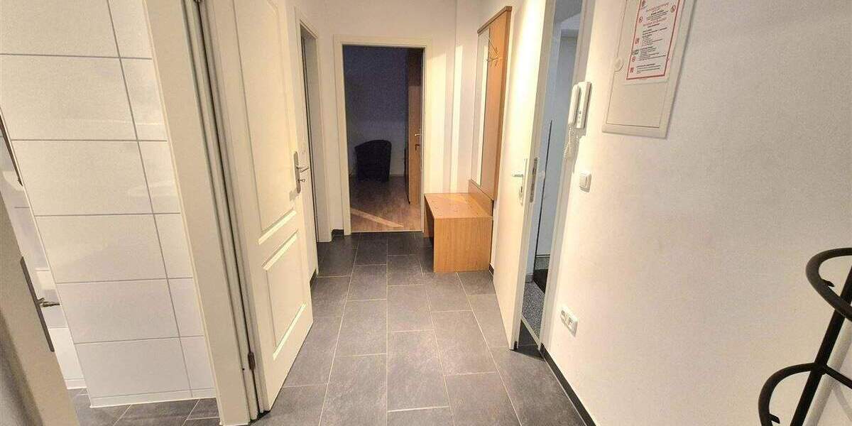 Attraktives Investorenobjekt: Wohn- und Geschäftshaus mit 15 Einheiten, Büro & Restaurant 4 zimmer